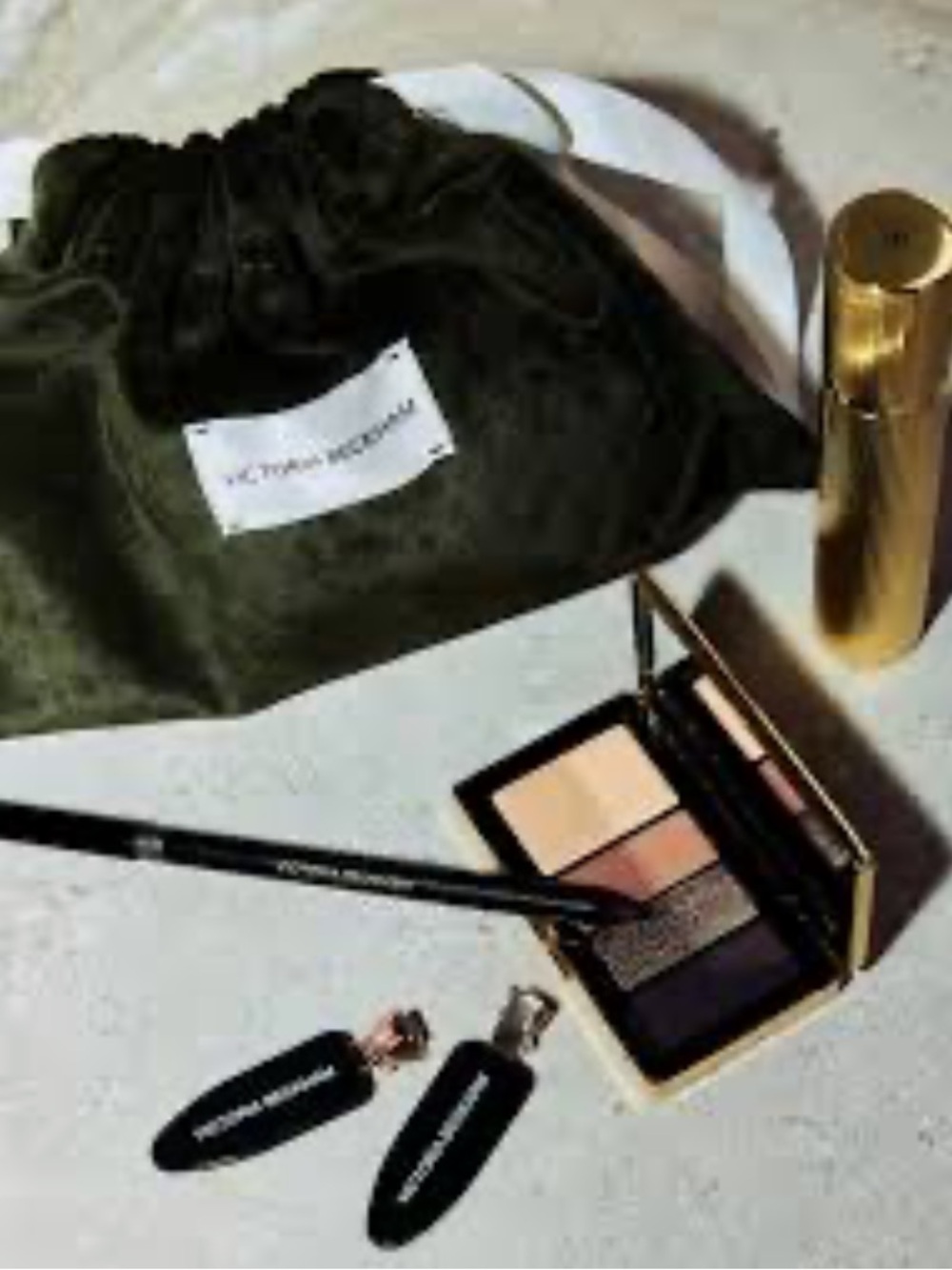 🆕 Victoria Beckham Olive Velvet Drawstring Pochette Makeup Purse Bag Organizer - Picture 5 of 5